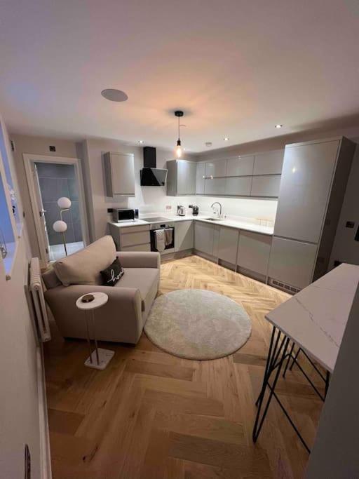 New Apartment, 10 Mins From Principality Stadium Cardiff Extérieur photo